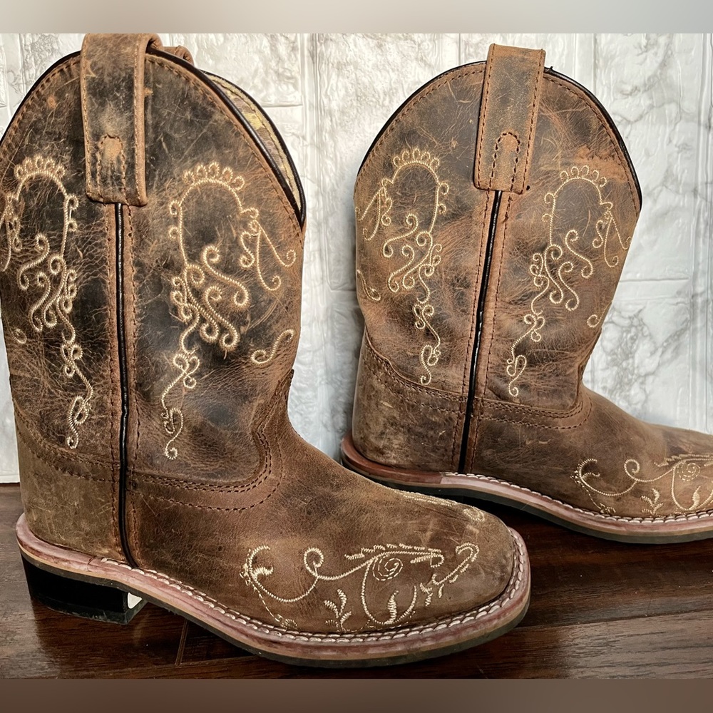 Girls size 12 Smokey Mountain Boot